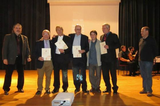 Todos los galardonados con el título MCEF, de izquierda a derecha: Manuel L. Puerma, Javier Fernández Ferreras, Frederic Sagués, Frederic Garrido Vilajuana y Julián Negredo