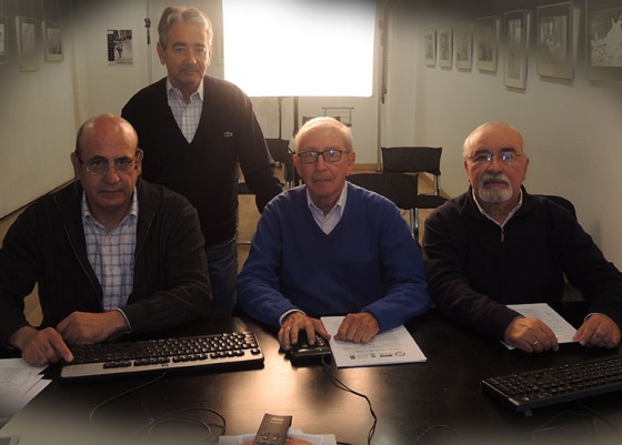 De izquierda a derecha, Antonio Morón, Manuel Fité -de pié- (Chairman), Santiago Choliz y Manuel L. Puerma